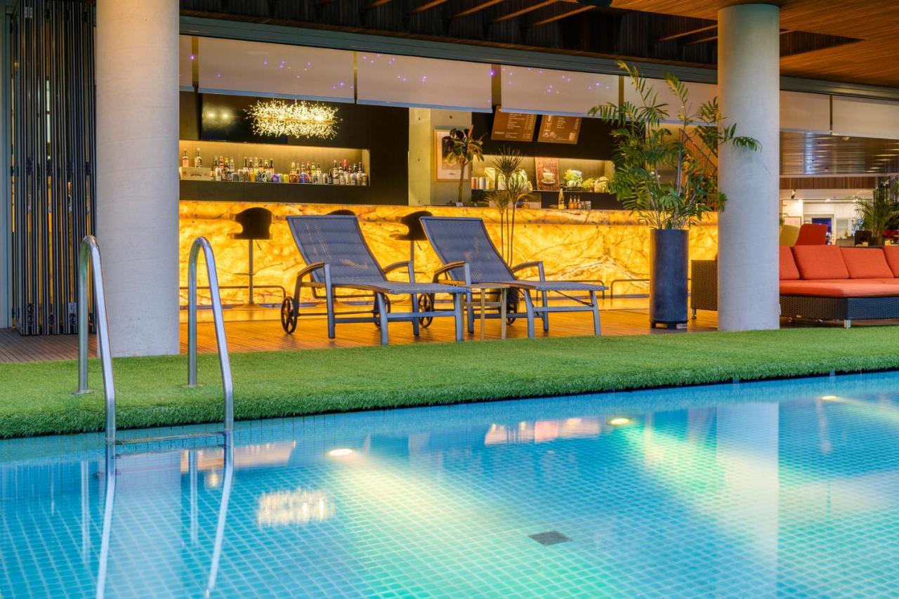Bayhill Pool & 5* Seogwipo