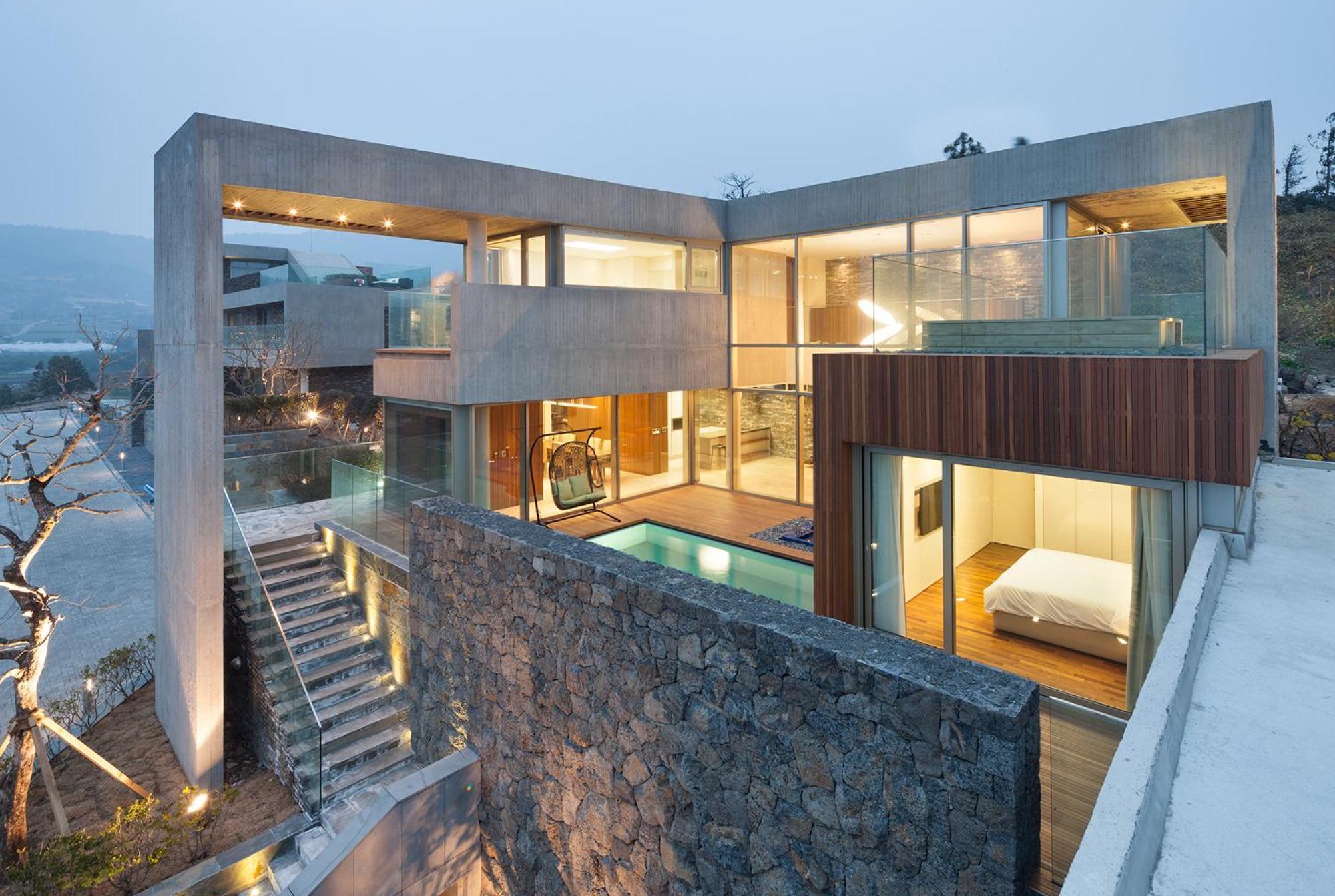 Bayhill Pool & Hotel 5*